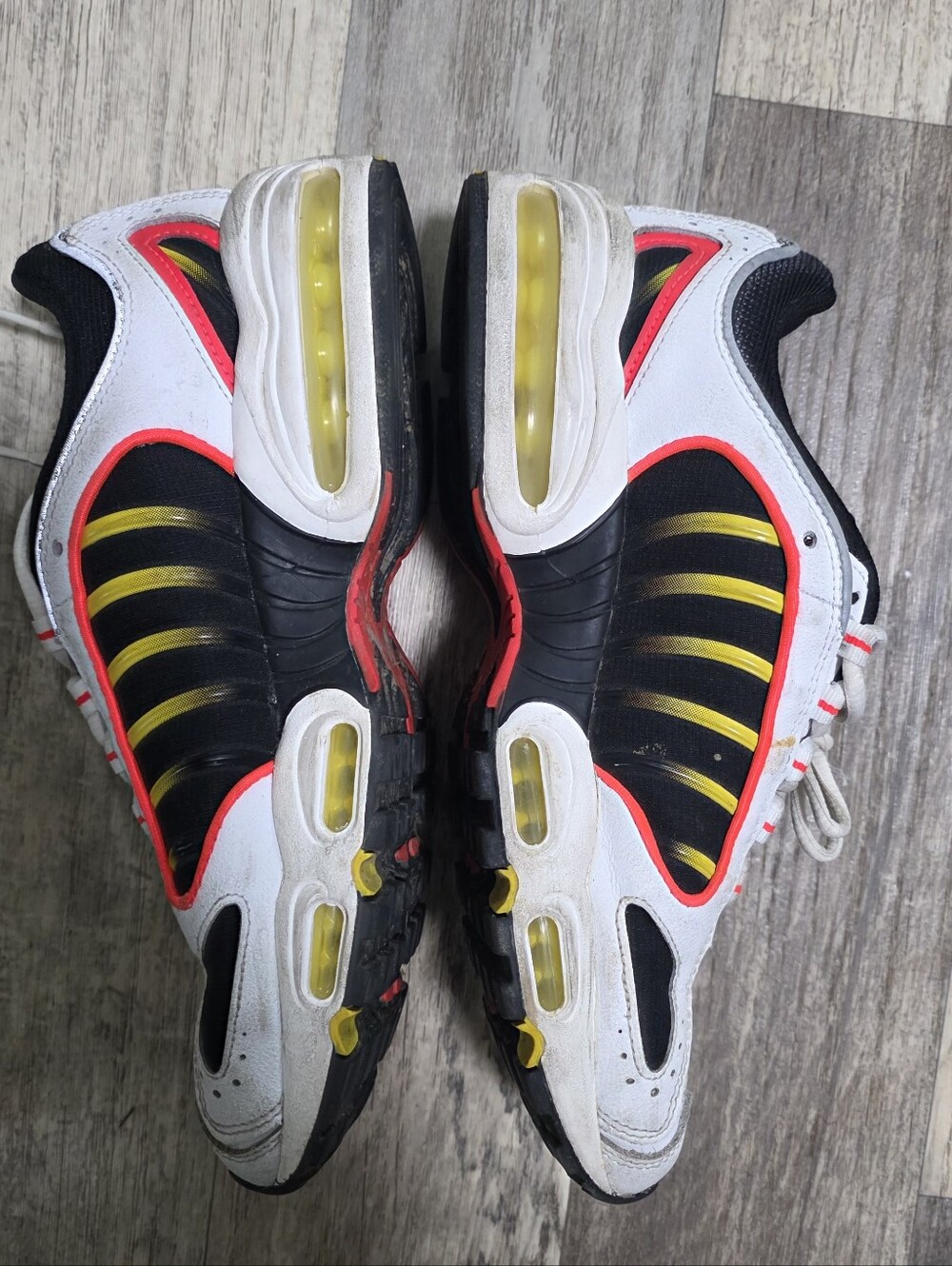 Nike Men's Black White Yellow Red Accent Sneakers 10